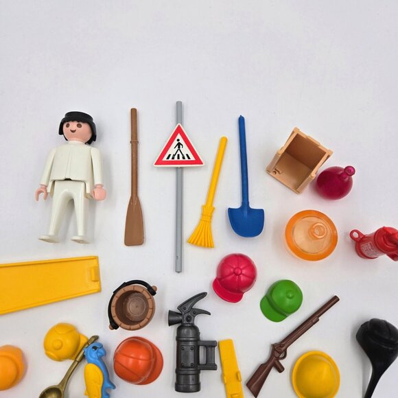 Playmobil Lot Accessories Toys Hats Figure Tools Read - Picture 3 of 6